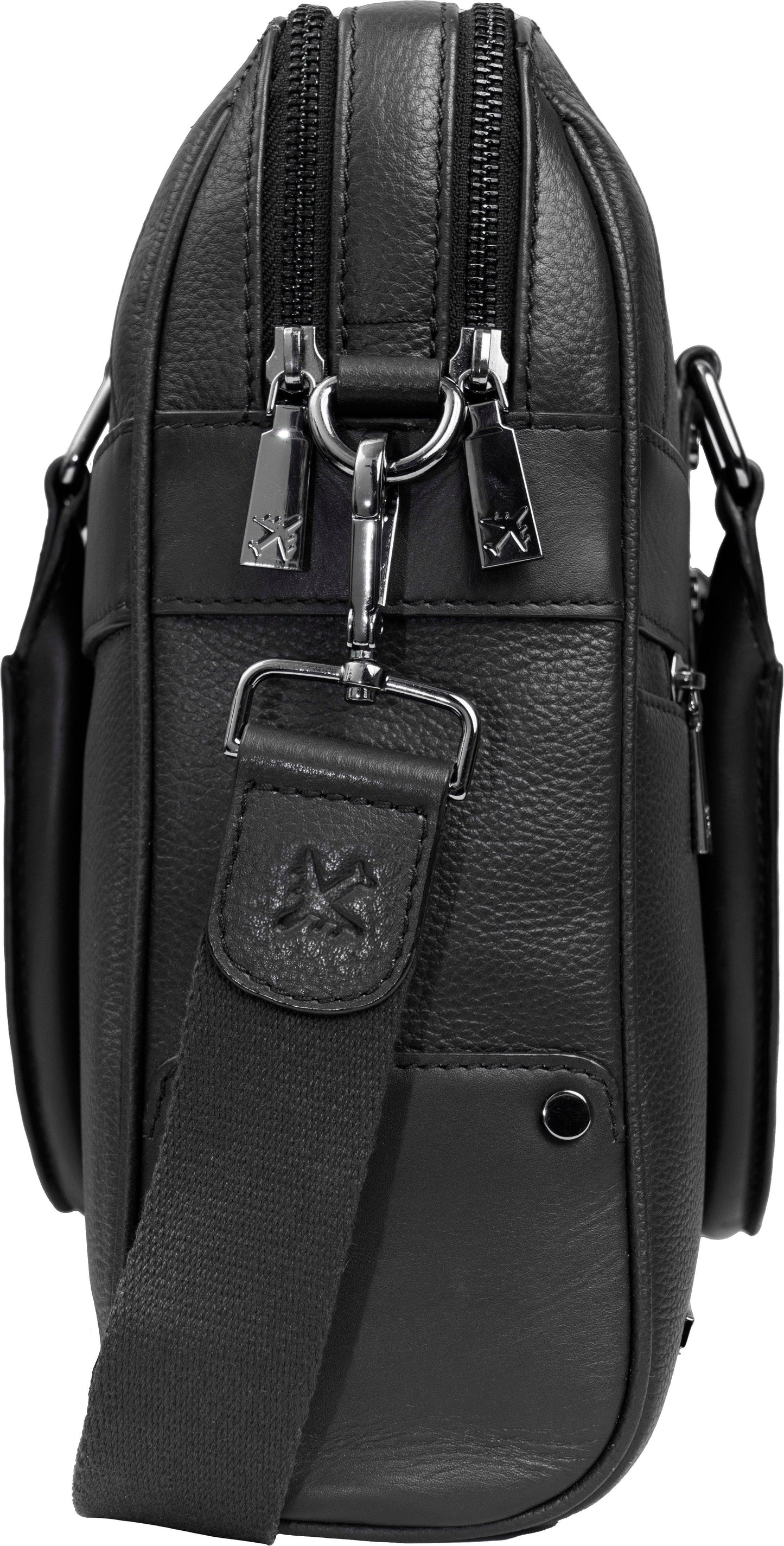 Boarding Pass The Gotham 18" Pebble Grain Genuine Leather Briefcase - Black