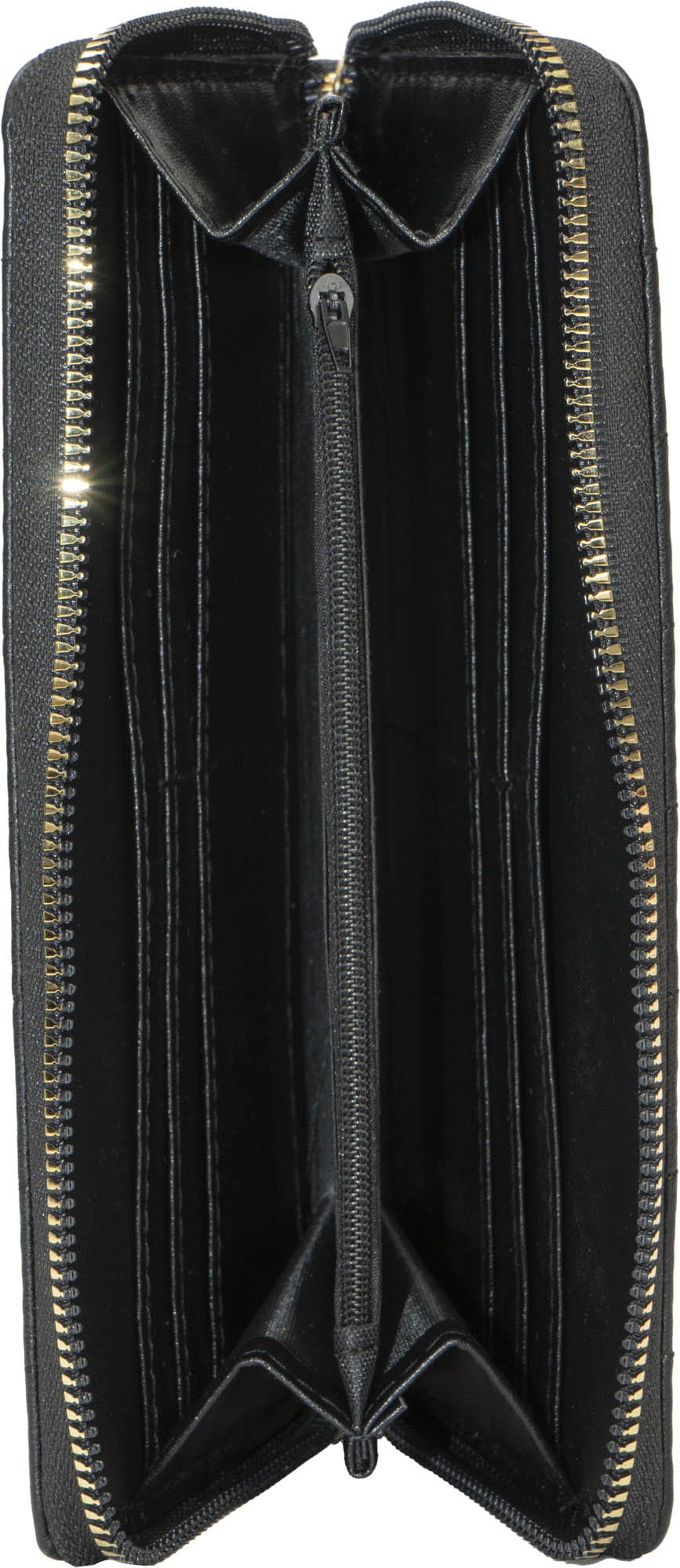 Rebecca & Rifka Smooth Diamond Quilt Medallion Zip Wristlet Wallet